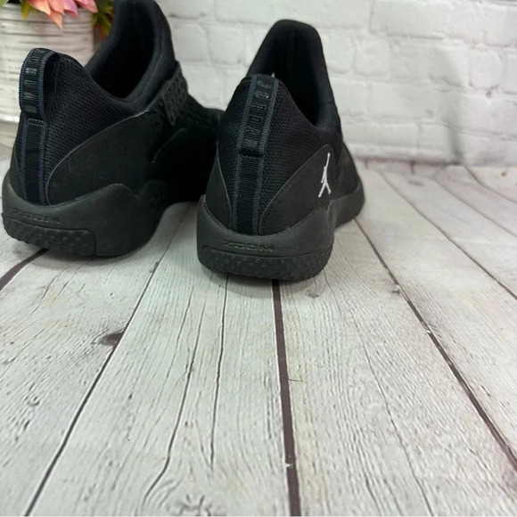 nike jordan trainer essentials black with silver logo and metallic fleck - Picture 4 of 8